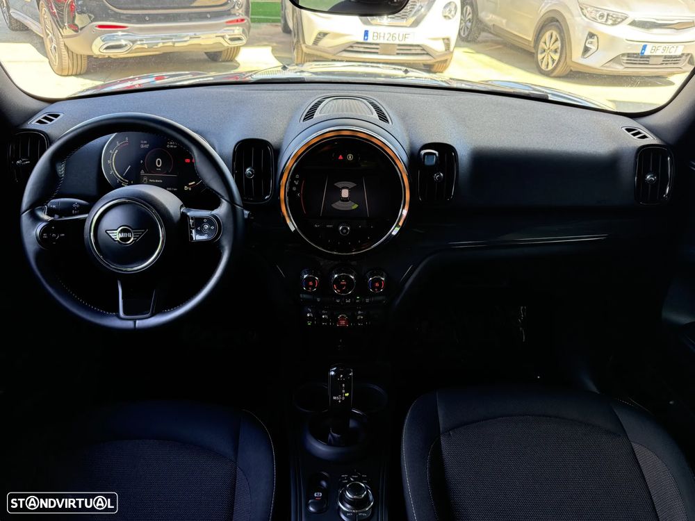 MINI Countryman Cooper D Premium Essential Auto - 19