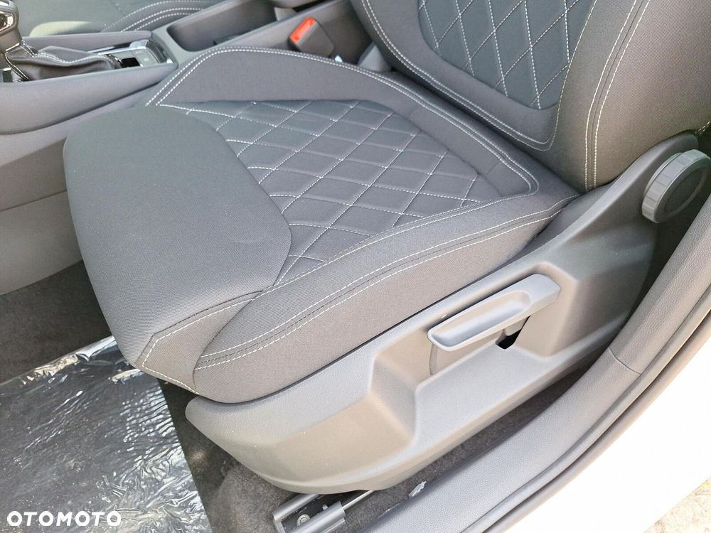 Skoda Karoq 1.5 TSI ACT Sportline DSG - 28