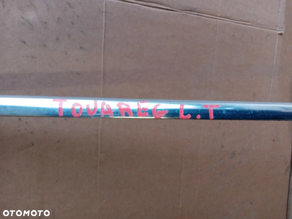 Listwa zgarniająca drzwi lewy tył VW Touareg - 3