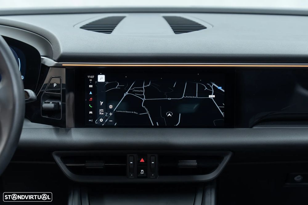 Porsche Macan Electric - 33