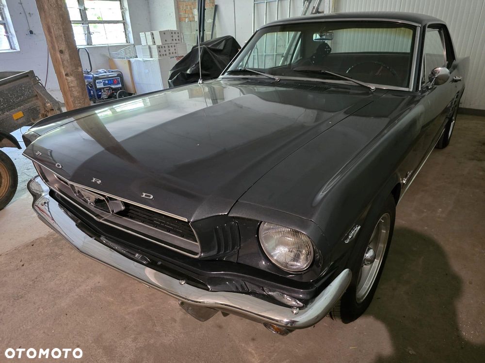Ford Mustang - 26