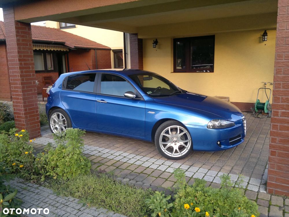 Alfa Romeo 147 1.6 Twin Spark Black Line - 4