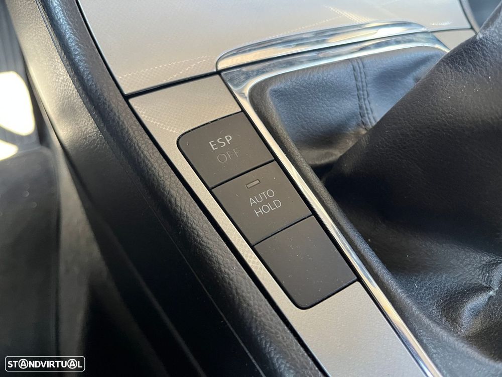 VW Passat 2.0 TDI Highline - 26