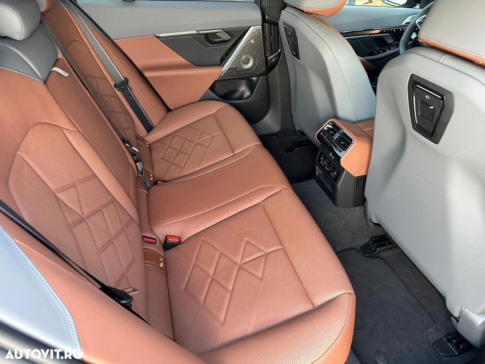 BMW Seria 5 530e xDrive AT PHEV - 13