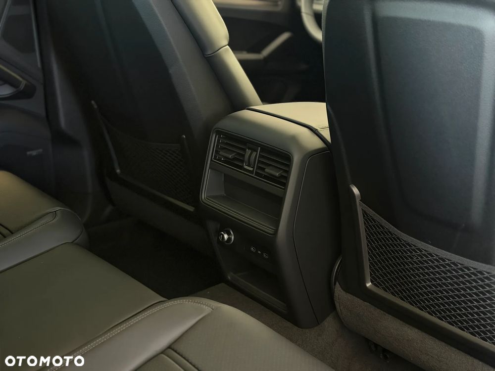 Porsche Cayenne E-Hybrid PHEV Black Edition - 27