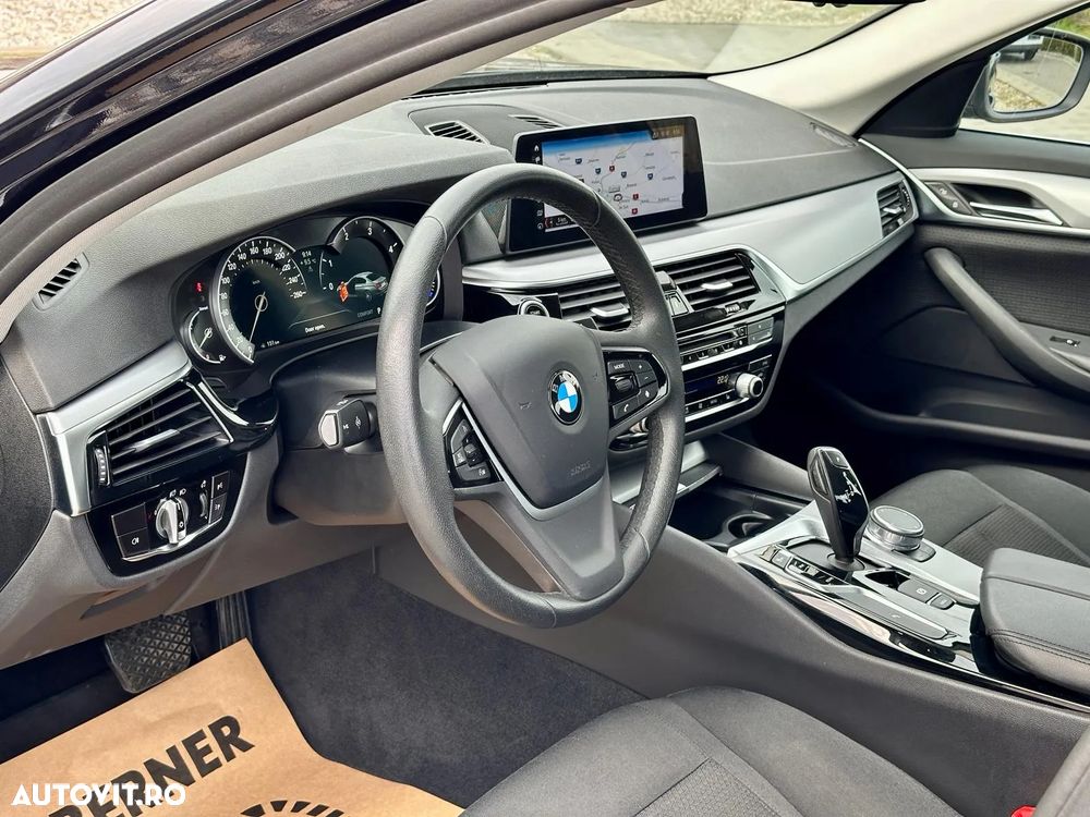 BMW Seria 5 520d AT - 35