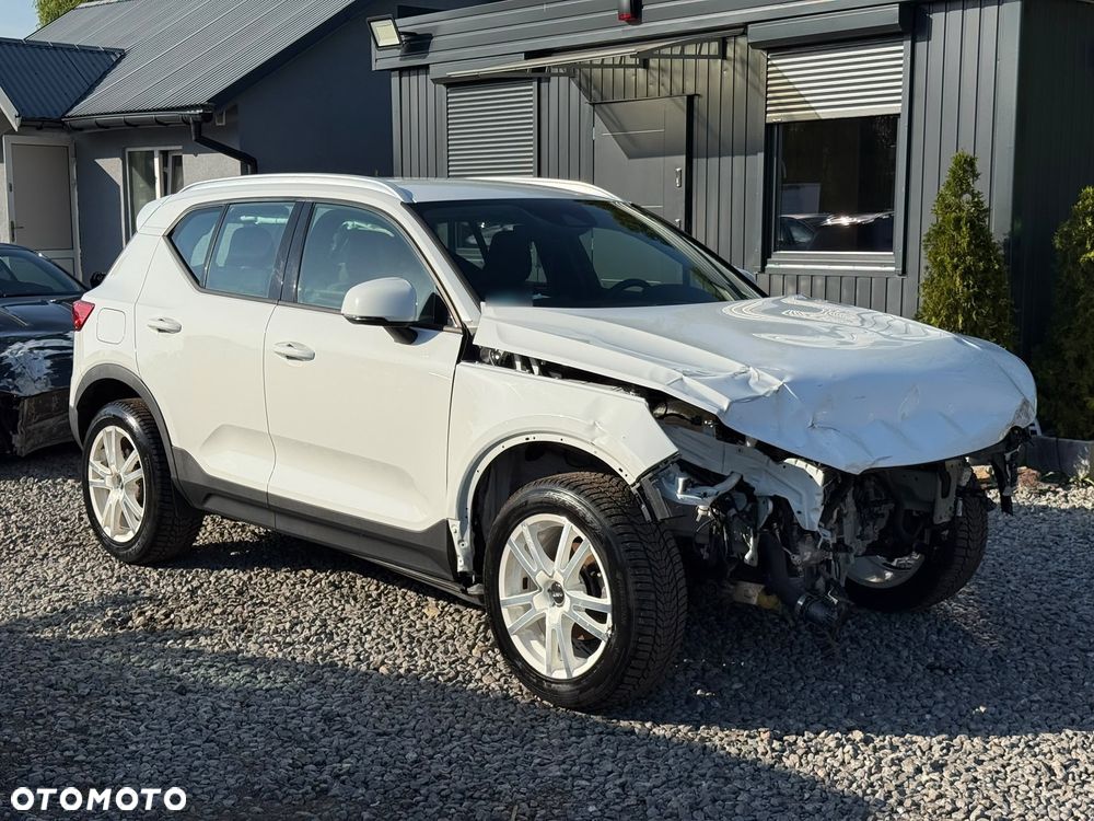 Volvo XC 40 T3 Momentum Pro - 12