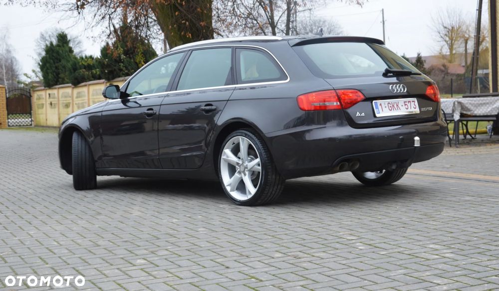 Audi A4 Avant - 4