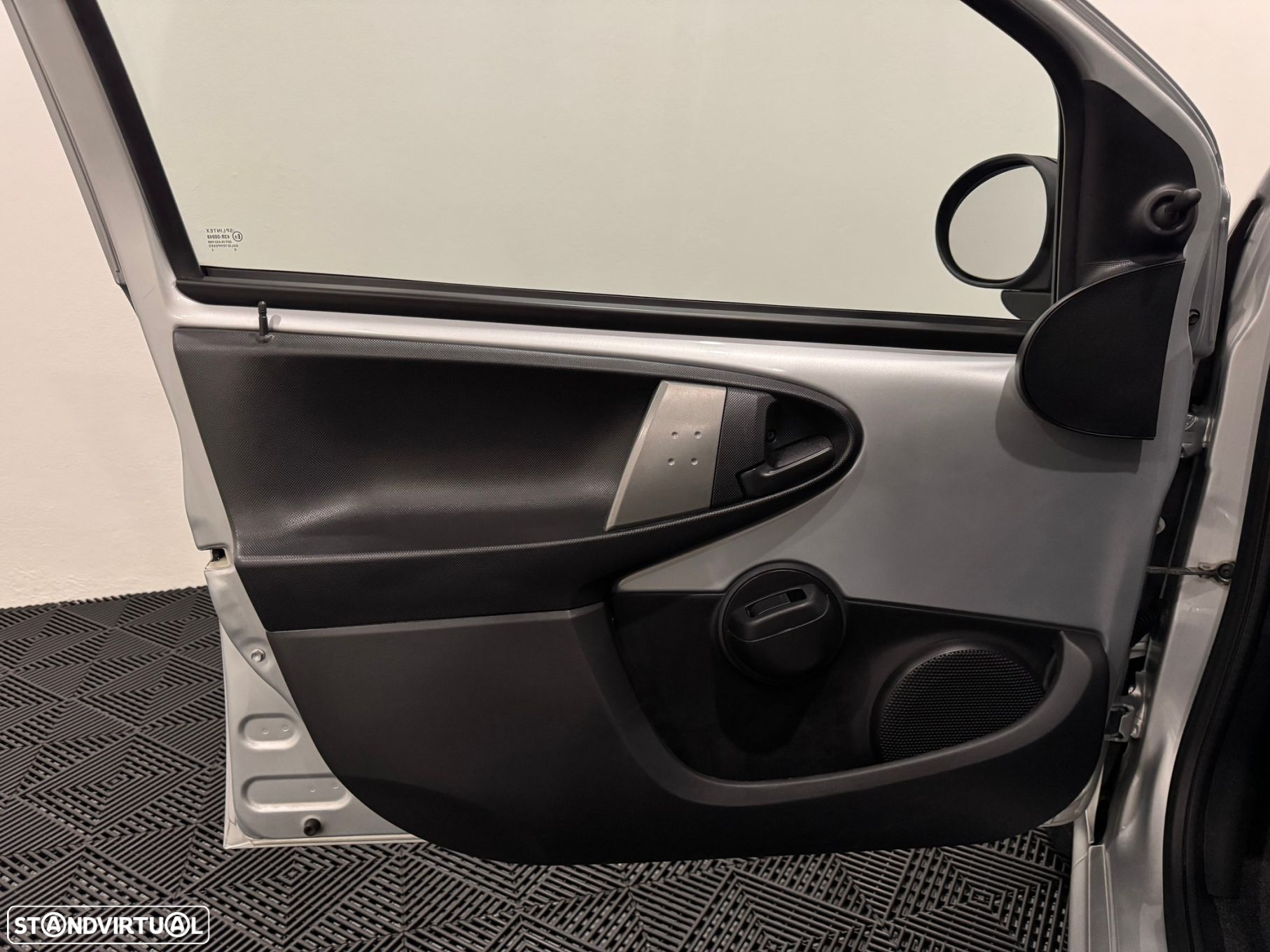 Peugeot 107 1.0 Urban - 43