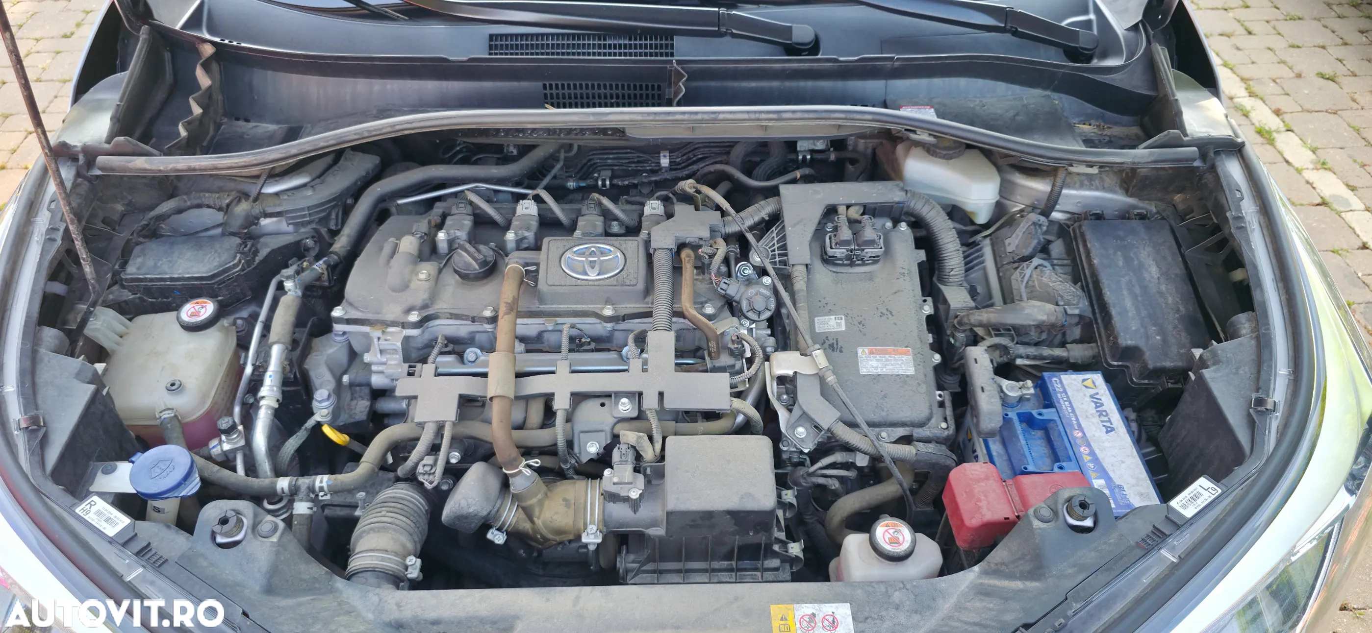Toyota C-HR 1.8 HSD 122 CP 4x2 CVT C-lassy bi-tone - 8