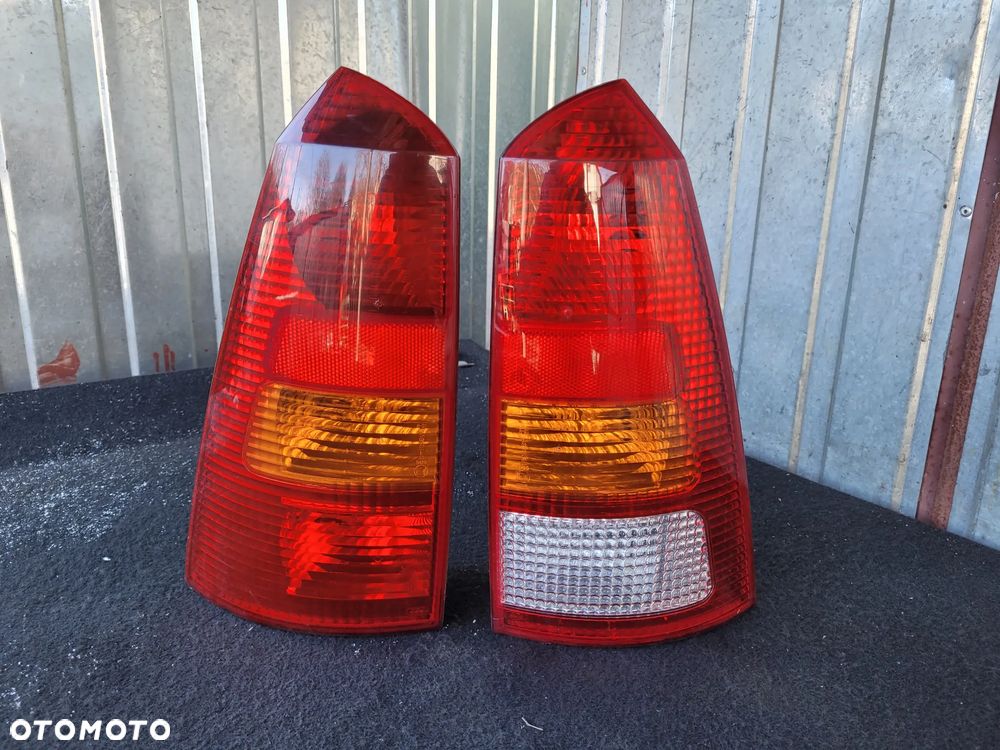 Lampa tylna lewa prawa tył Ford Focus Mk1 Kombi - 1