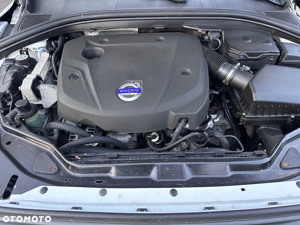 Volvo XC 60 D4 Momentum - 36