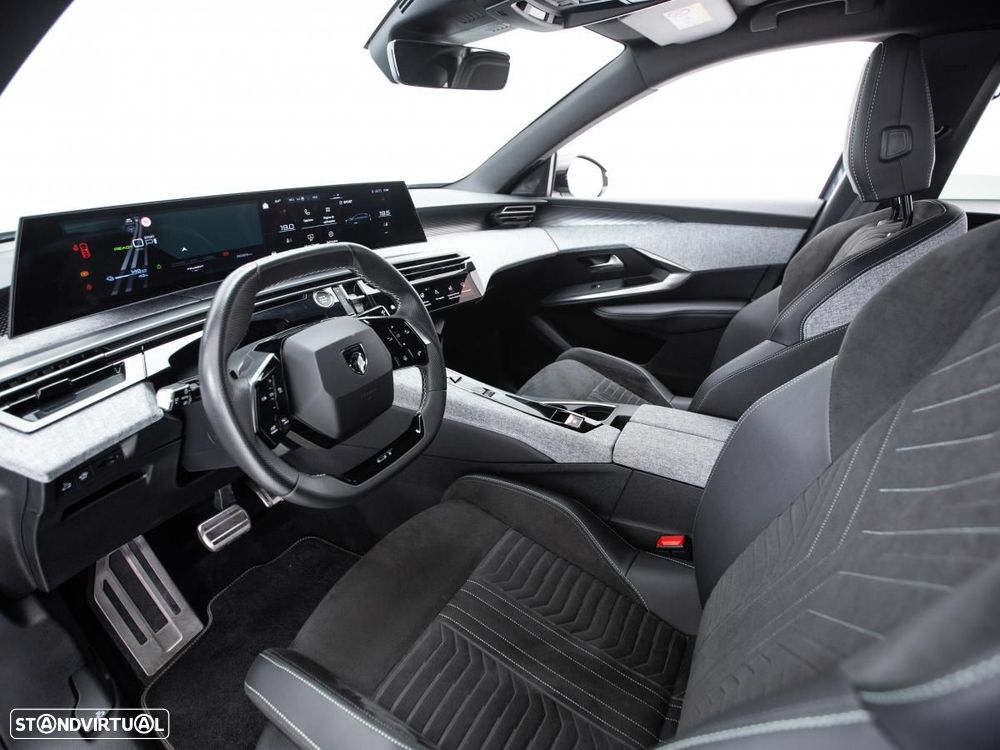 Peugeot E-3008 GT - 8