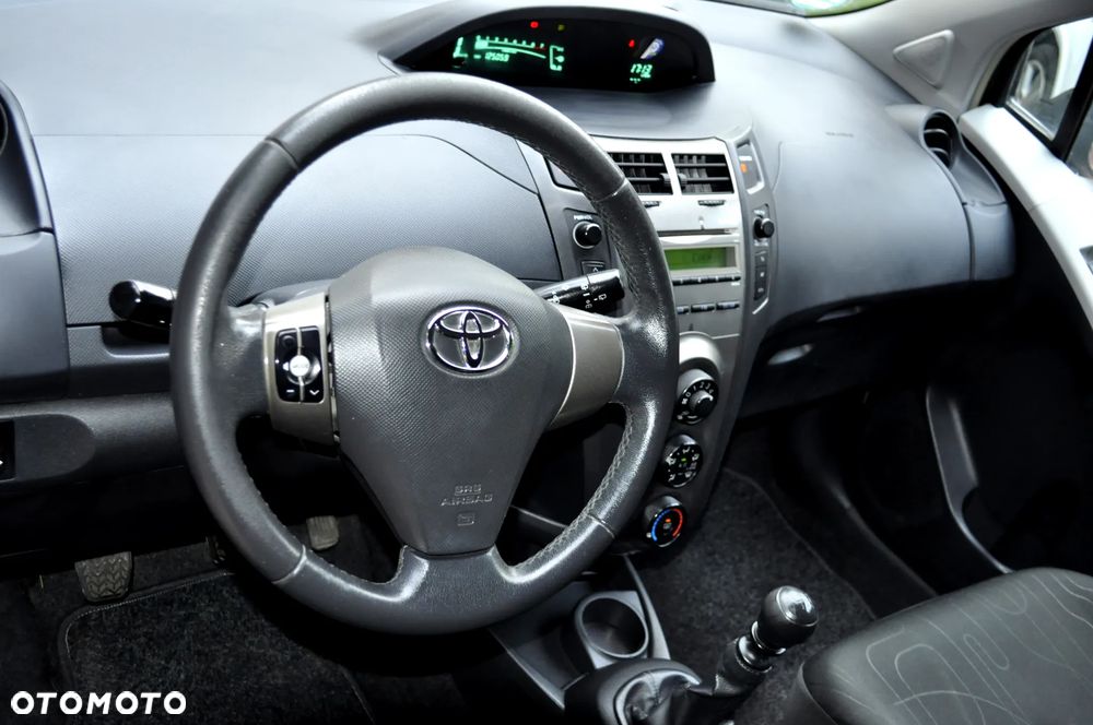 Toyota Yaris 1.33 VVT-i Sol - 16