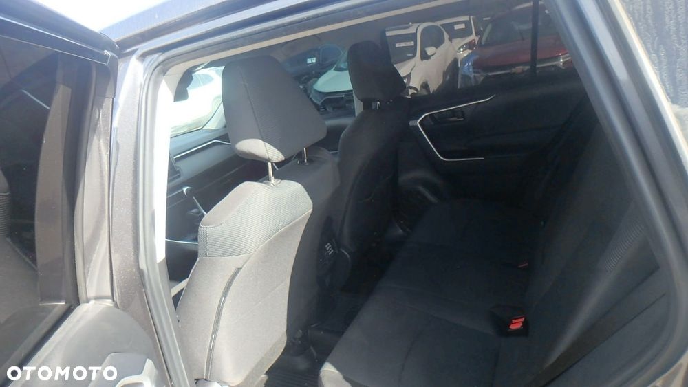 Toyota RAV4 - 8