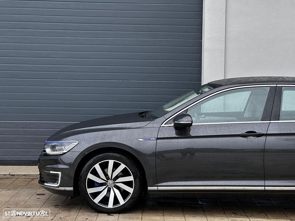 VW Passat - 1