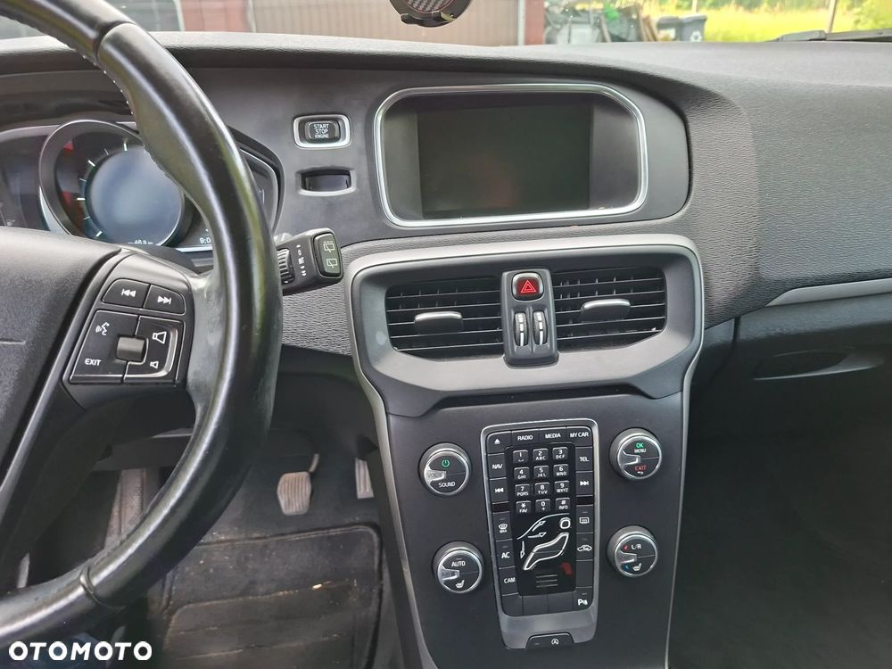 Volvo V40 D3 Momentum - 17