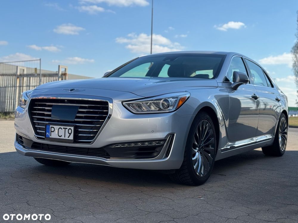 Genesis G90 - 28