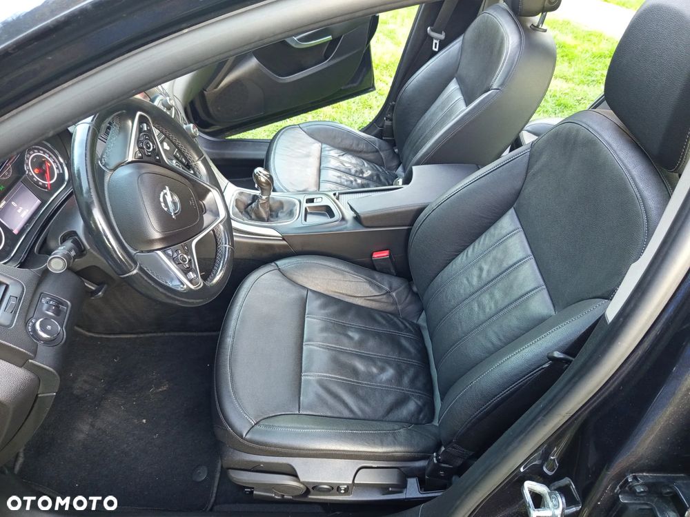 Opel Insignia - 12