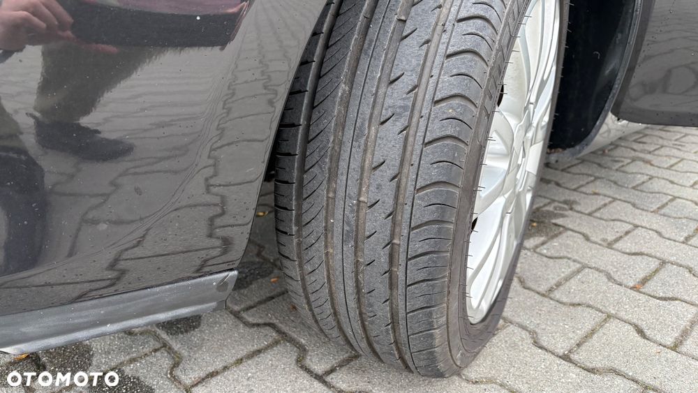 Renault Clio 1.2 16V 75 Expression - 11