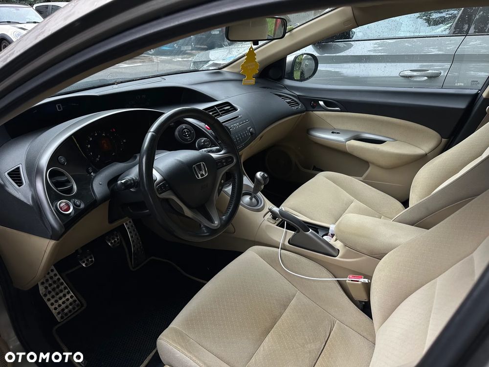 Honda Civic 1.8 Sport - 9