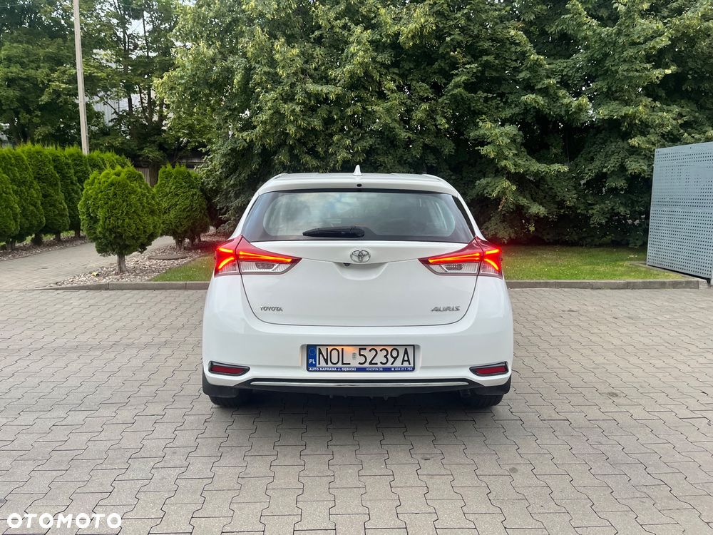 Toyota Auris 1.4 D-4D Premium - 10