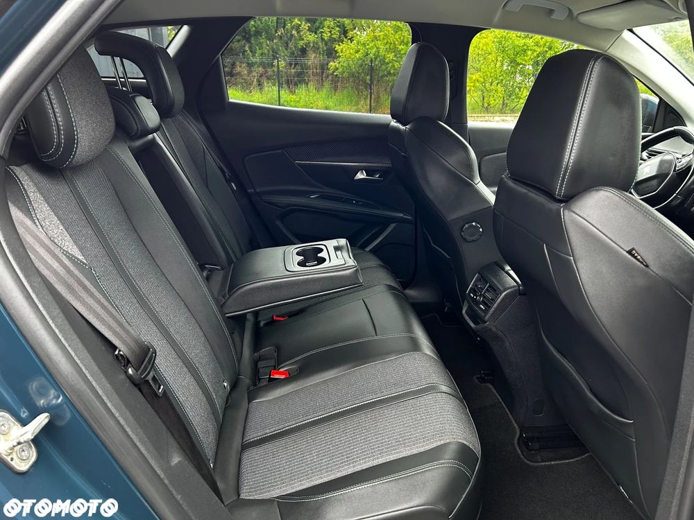 Peugeot 3008 225 e-EAT8 Allure - 37