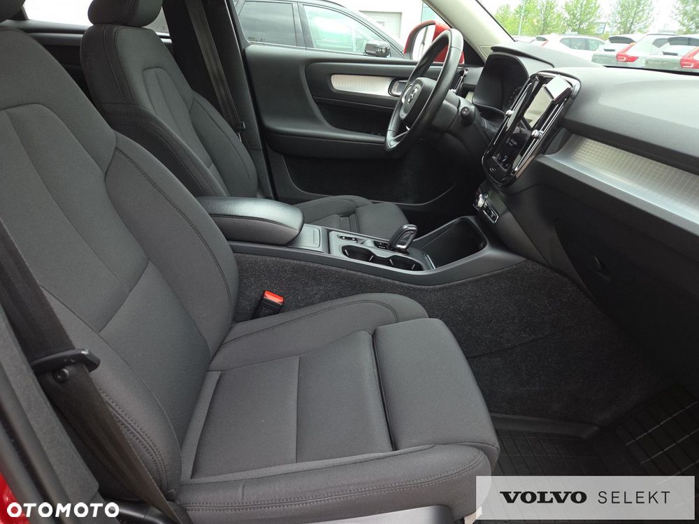 Volvo XC 40 T3 Momentum Pro - 12