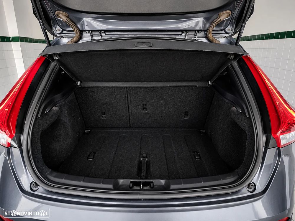 Volvo V40 Cross Country D2 Momentum - 16