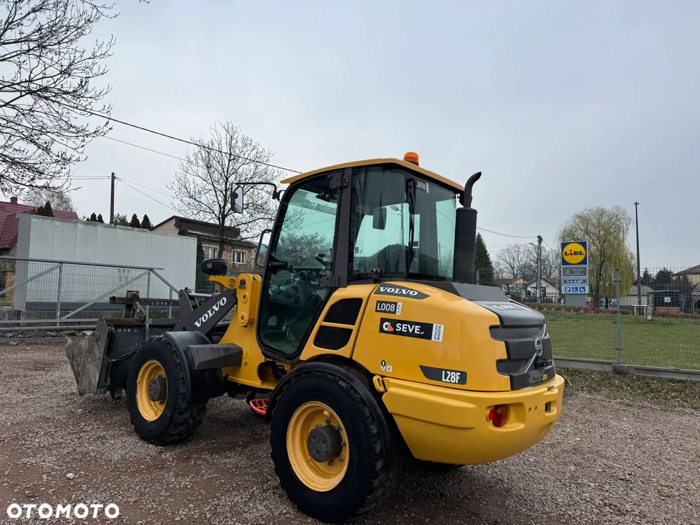 Volvo L 28 F - 4