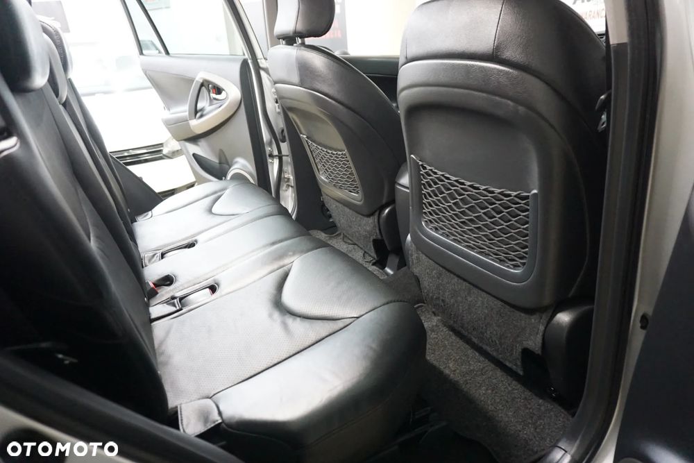 Toyota RAV4 2.2 D-CAT 4x4 Sol - 24