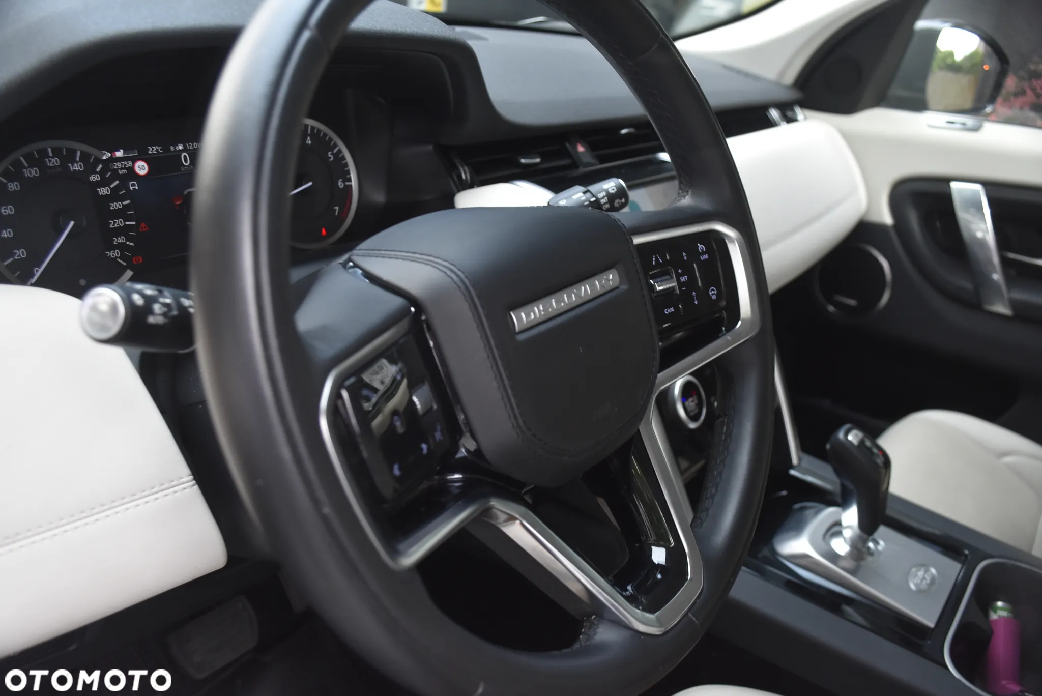 Land Rover Discovery Sport - 11