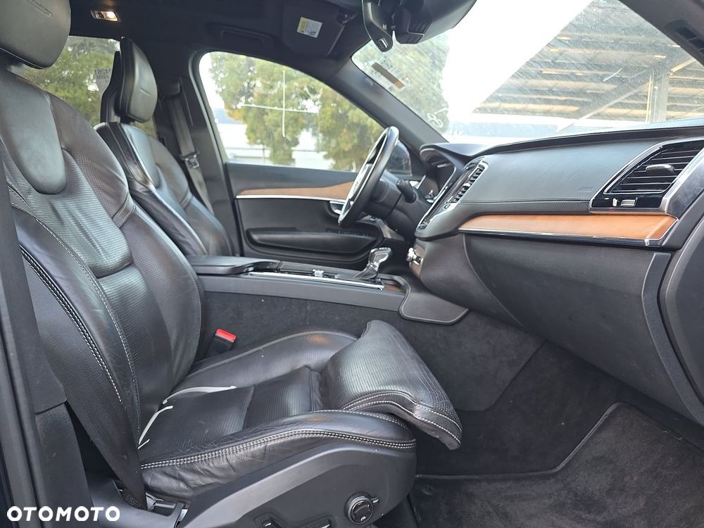 Volvo XC 90 - 8