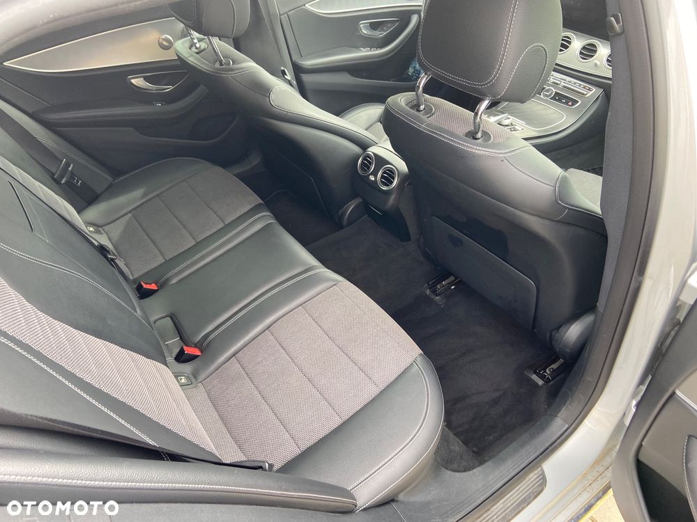 Mercedes-Benz Klasa E 220 d 9G-TRONIC Exclusive - 12