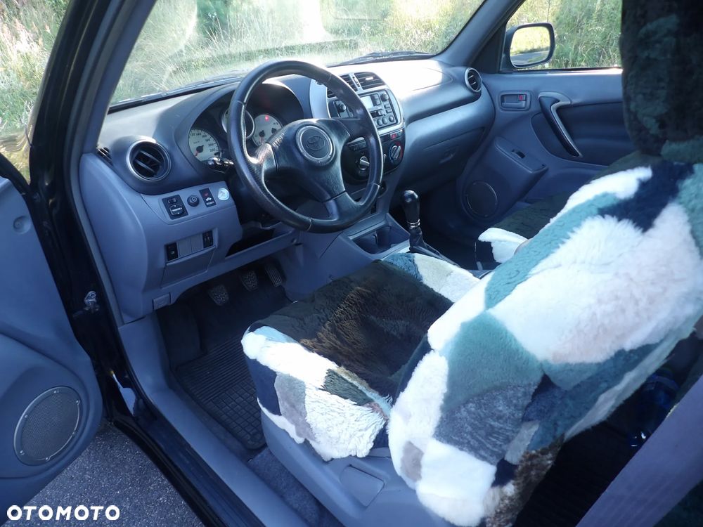 Toyota RAV4 - 9