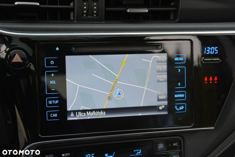 Toyota Auris Hybrid 135 Premium - 28