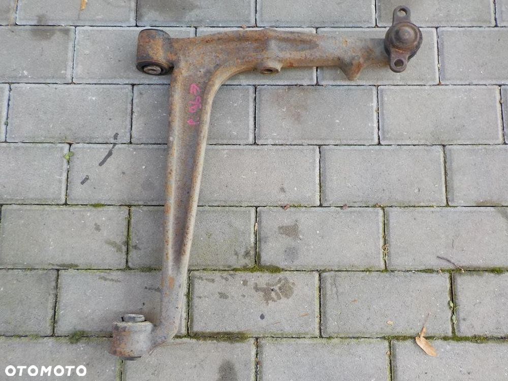 VW T4 WAHACZ PRZEDNI DOLNY PRAWY 96-