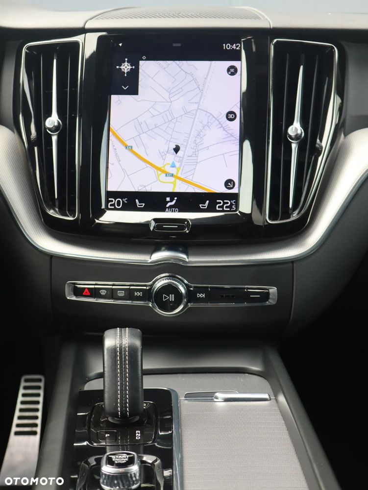 Volvo XC 60 B4 D R-Design - 12