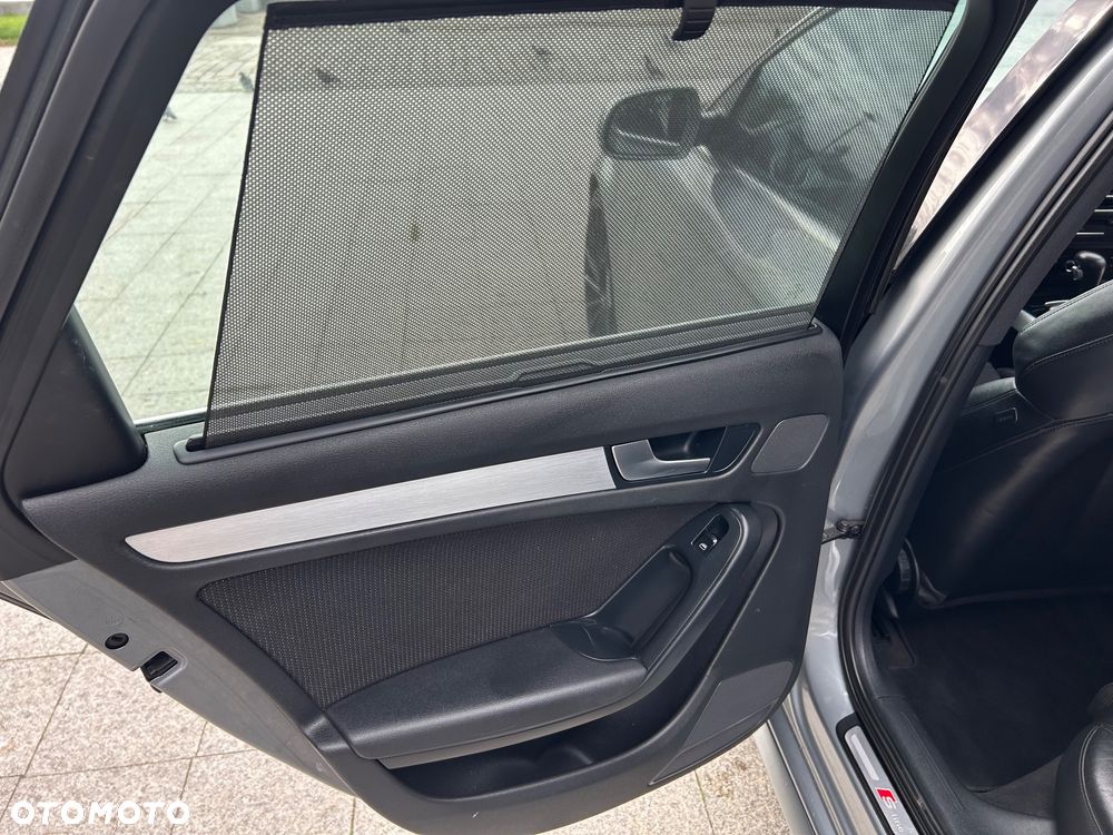 Audi A4 ver-2-0-tfsi-multitronic-s-line-sportpaket-plus- - 26