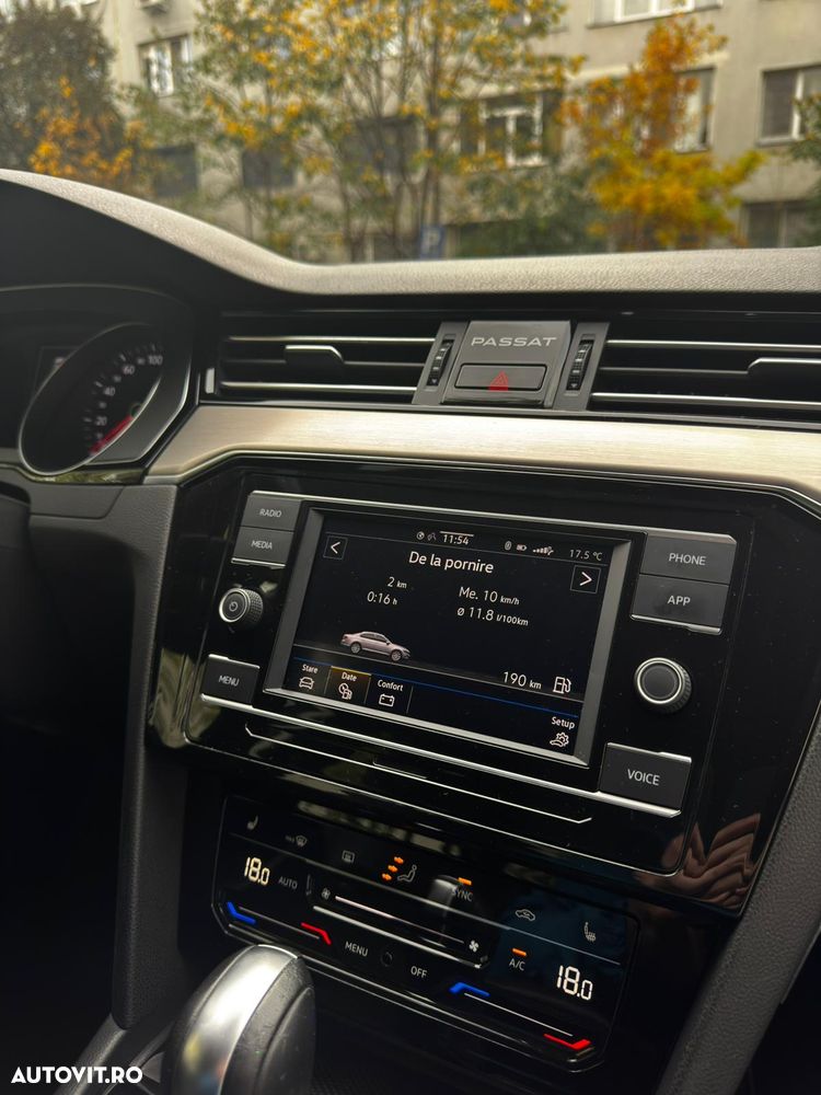 Volkswagen Passat 2.0 TDI DSG Highline - 16