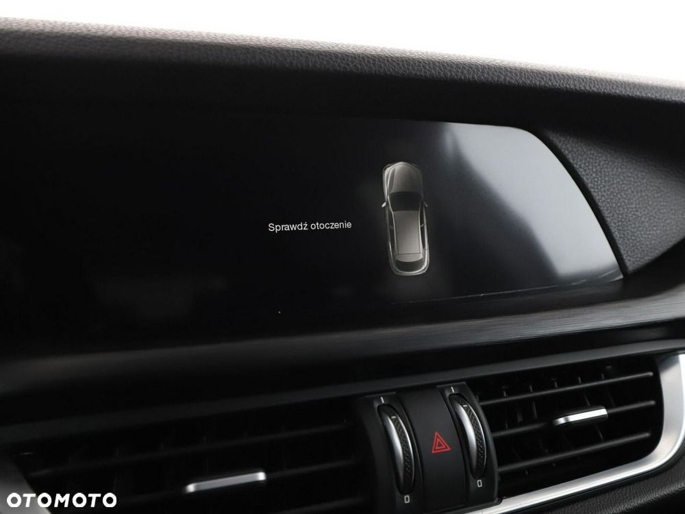 Alfa Romeo Stelvio 2.0 Turbo Q4 - 25