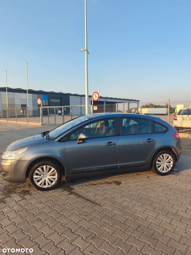 Citroën C4 2.0 16V Exclusive - 1
