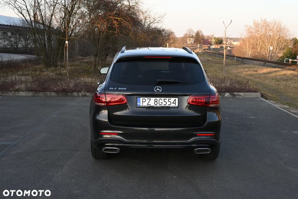 Mercedes-Benz GLC - 10