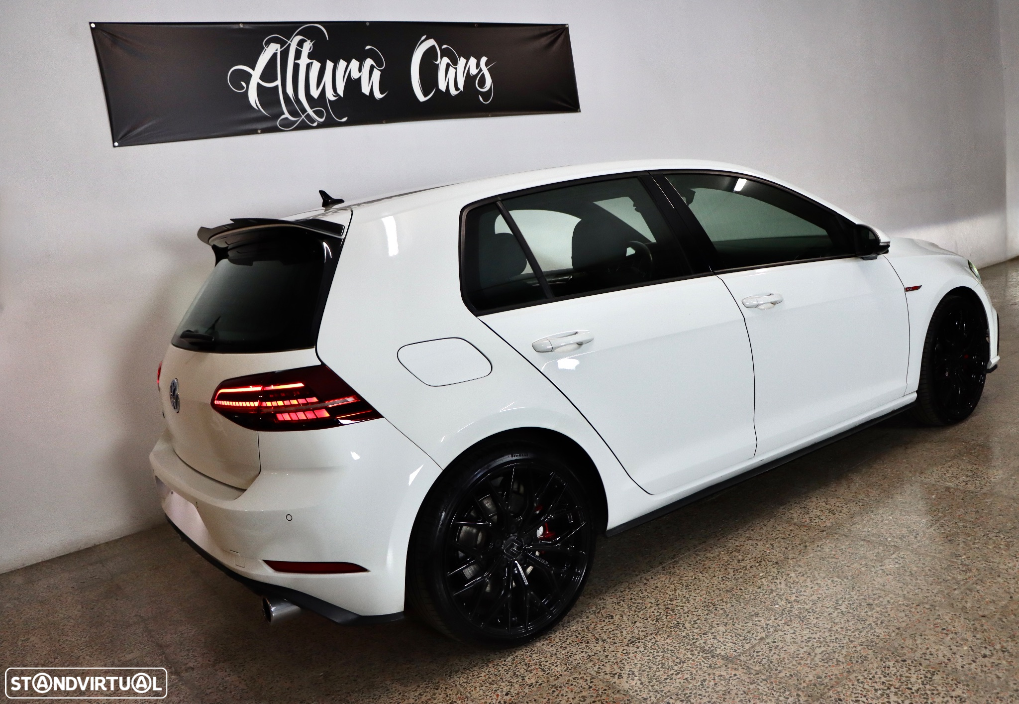 VW Golf 2.0 TSI GTI DSG Performance - 24