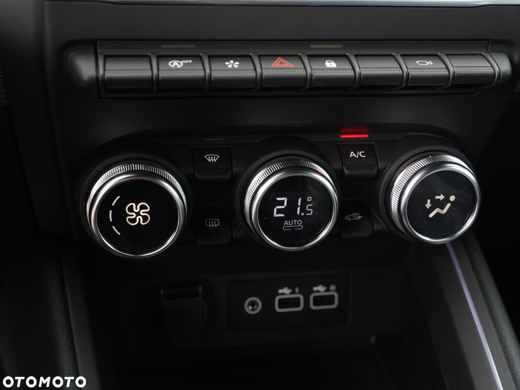 Renault Clio 1.0 TCe Techno Xtronic - 19