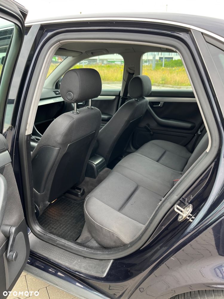 Audi A4 Limousine - 10