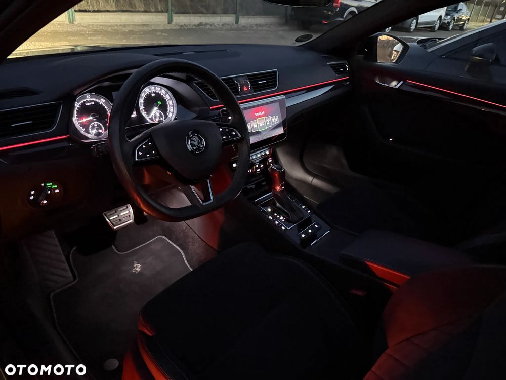 Skoda Superb Combi 2.0 TDI DSG SportLine - 17