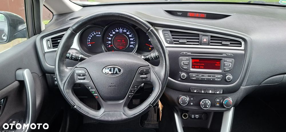 Kia Ceed 1.4 CVVT Dream Team Edition - 19