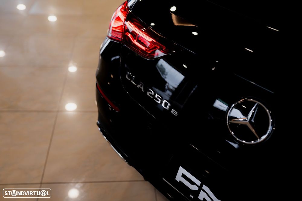 Mercedes-Benz CLA 250 e Shooting Brake AMG Line - 45