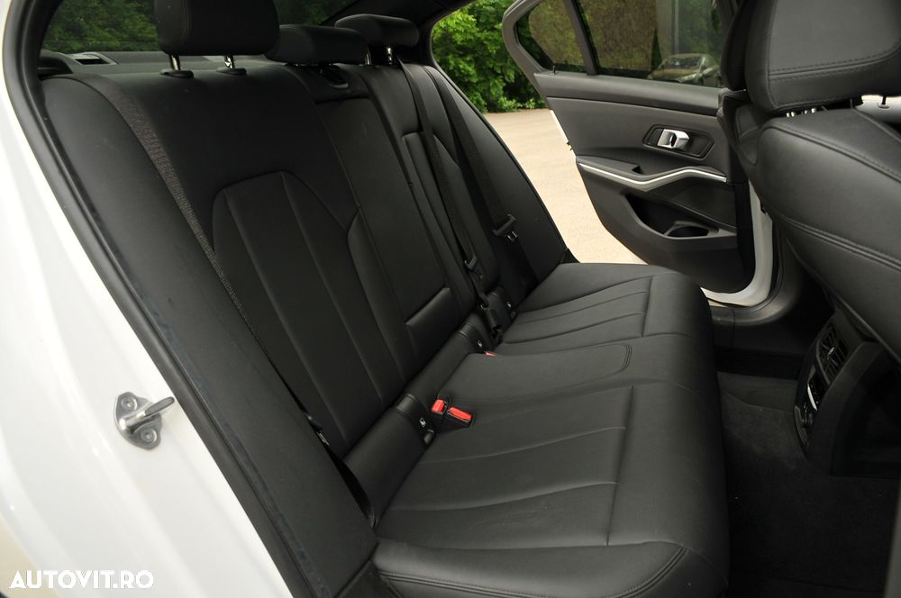 BMW Seria 3 318d Sport Line Shadow - 10